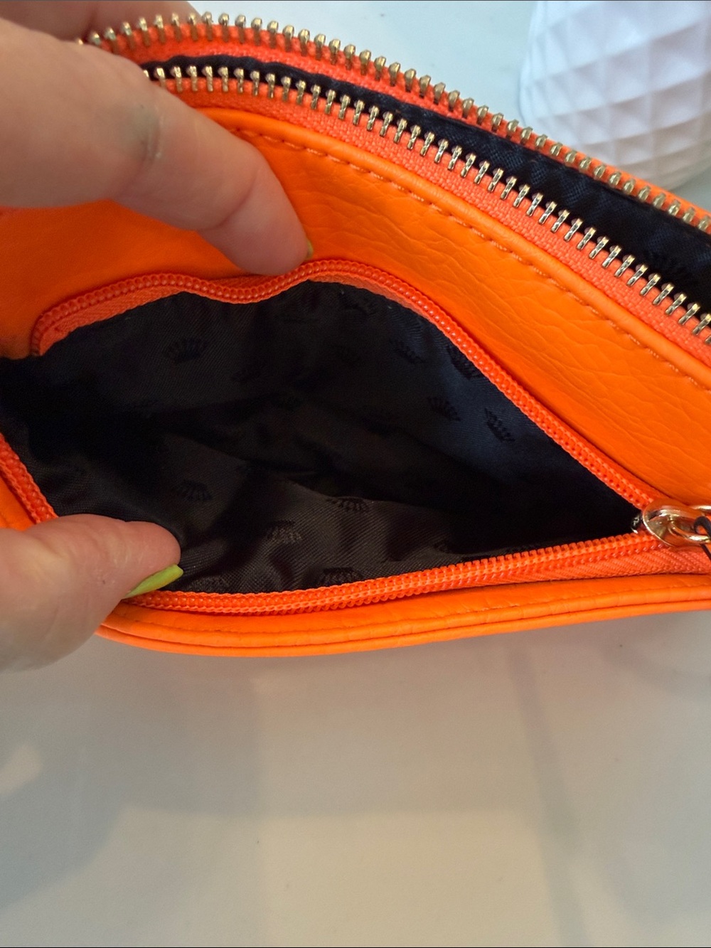 Juicy Couture Bright Orange Pleated Wristlet Clutch - Picture 4 of 4